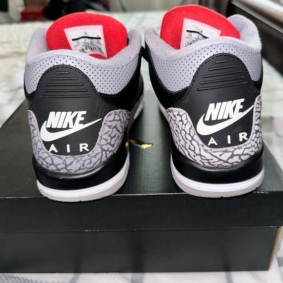 Air Jordan 3 Retro OG Black Cement Boys - Picture 5 of 8